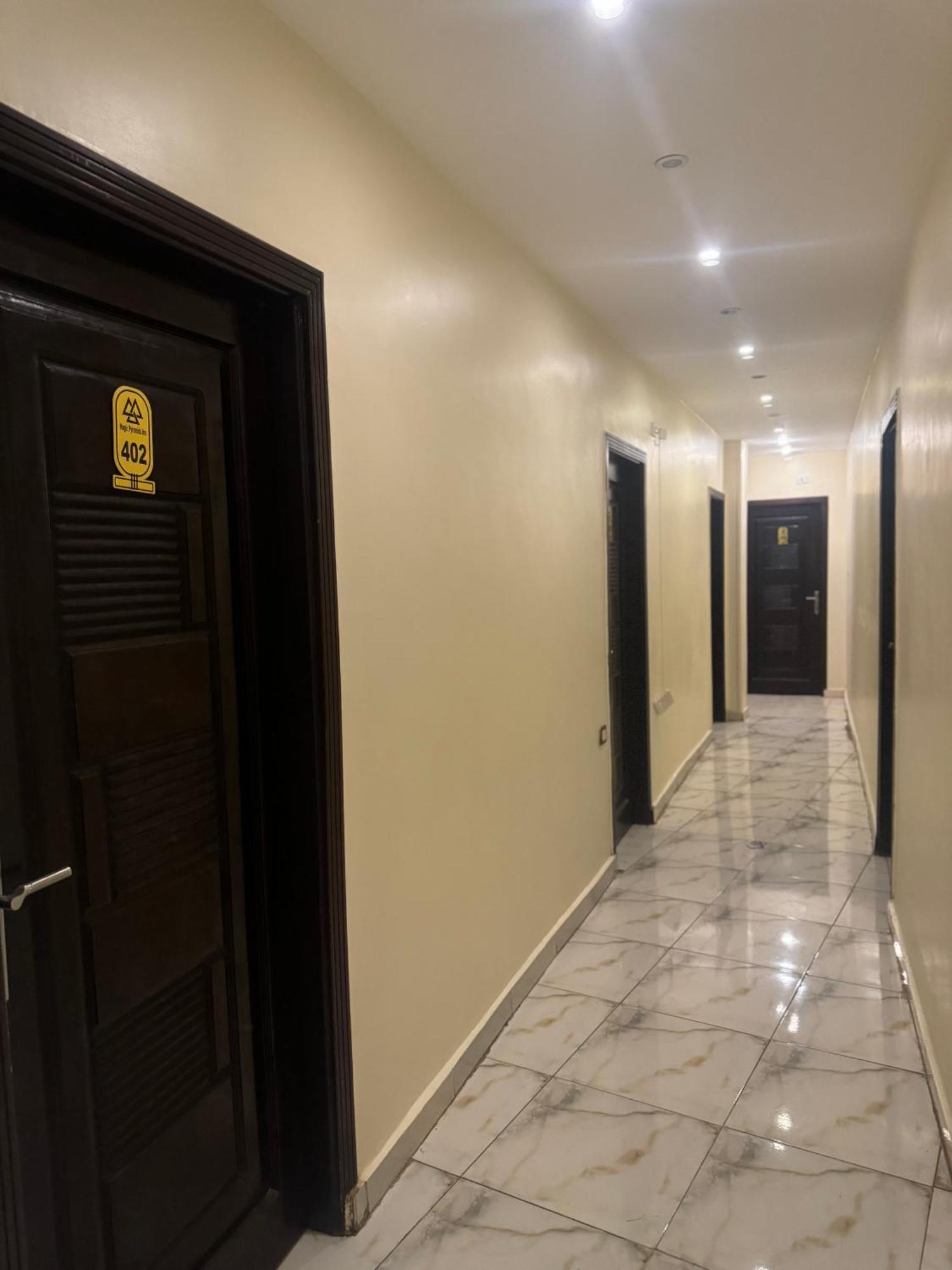 Pyramids And Sphinx Hotel Kafret el-Gabal Extérieur photo