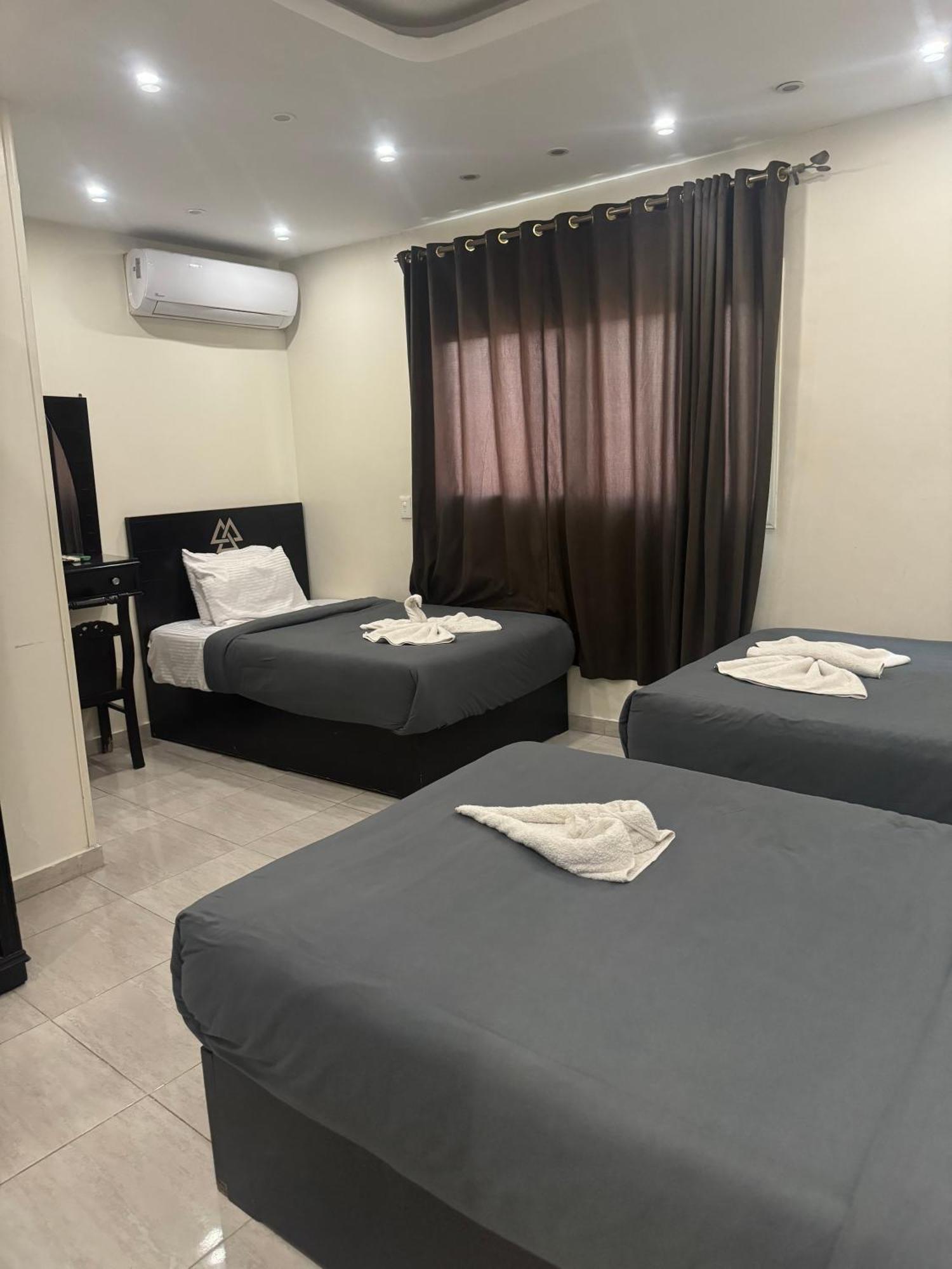 Pyramids And Sphinx Hotel Kafret el-Gabal Extérieur photo