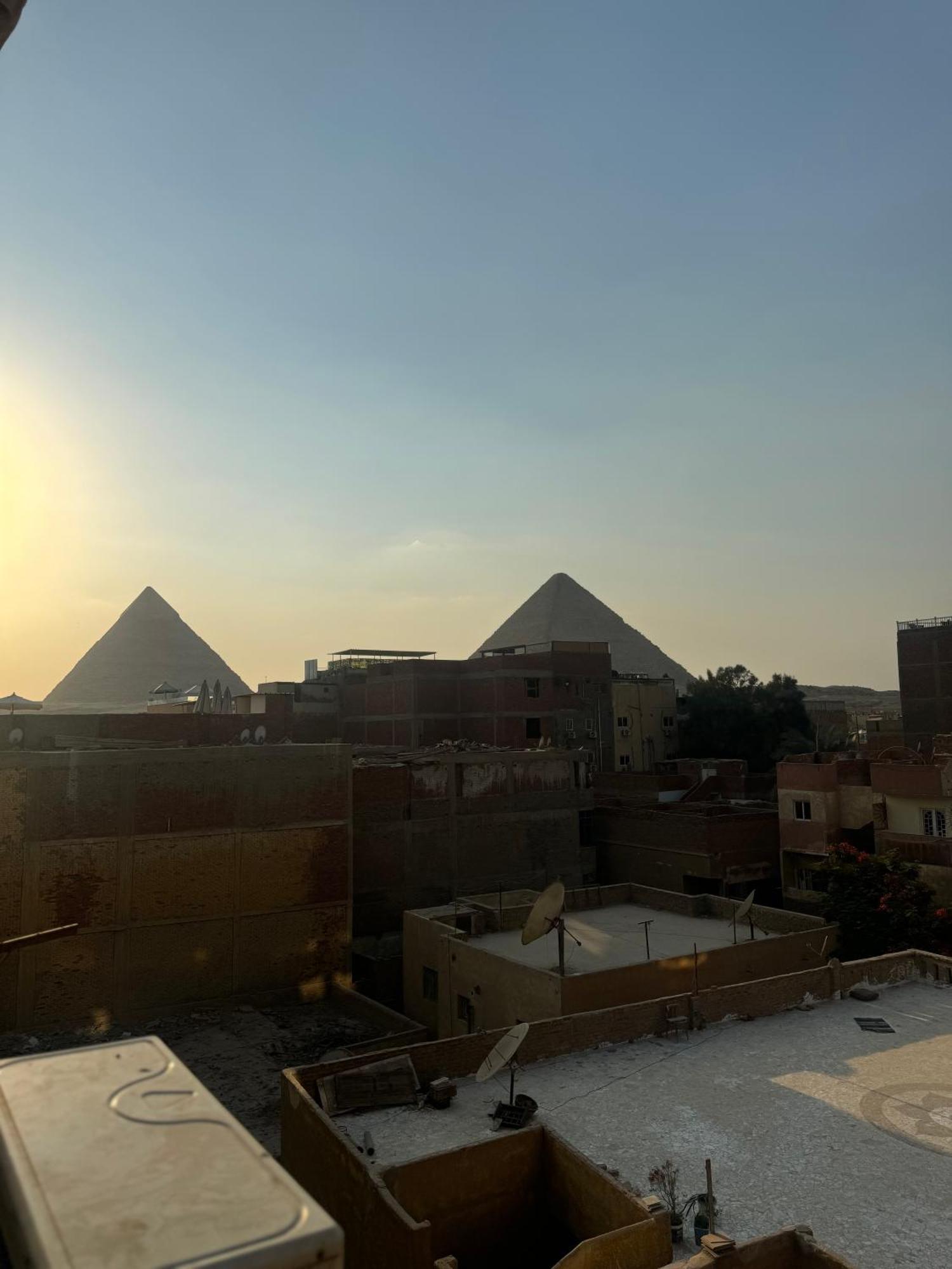 Pyramids And Sphinx Hotel Kafret el-Gabal Extérieur photo