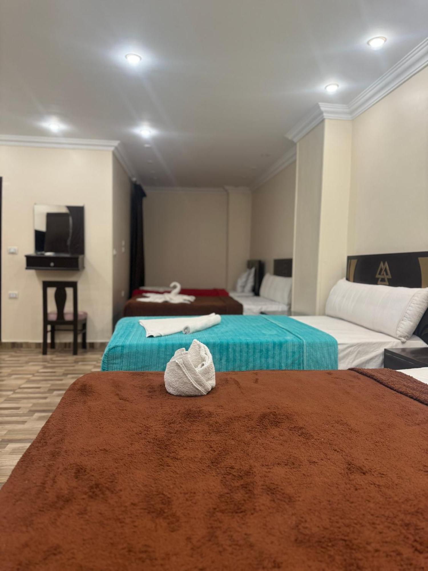 Pyramids And Sphinx Hotel Kafret el-Gabal Extérieur photo