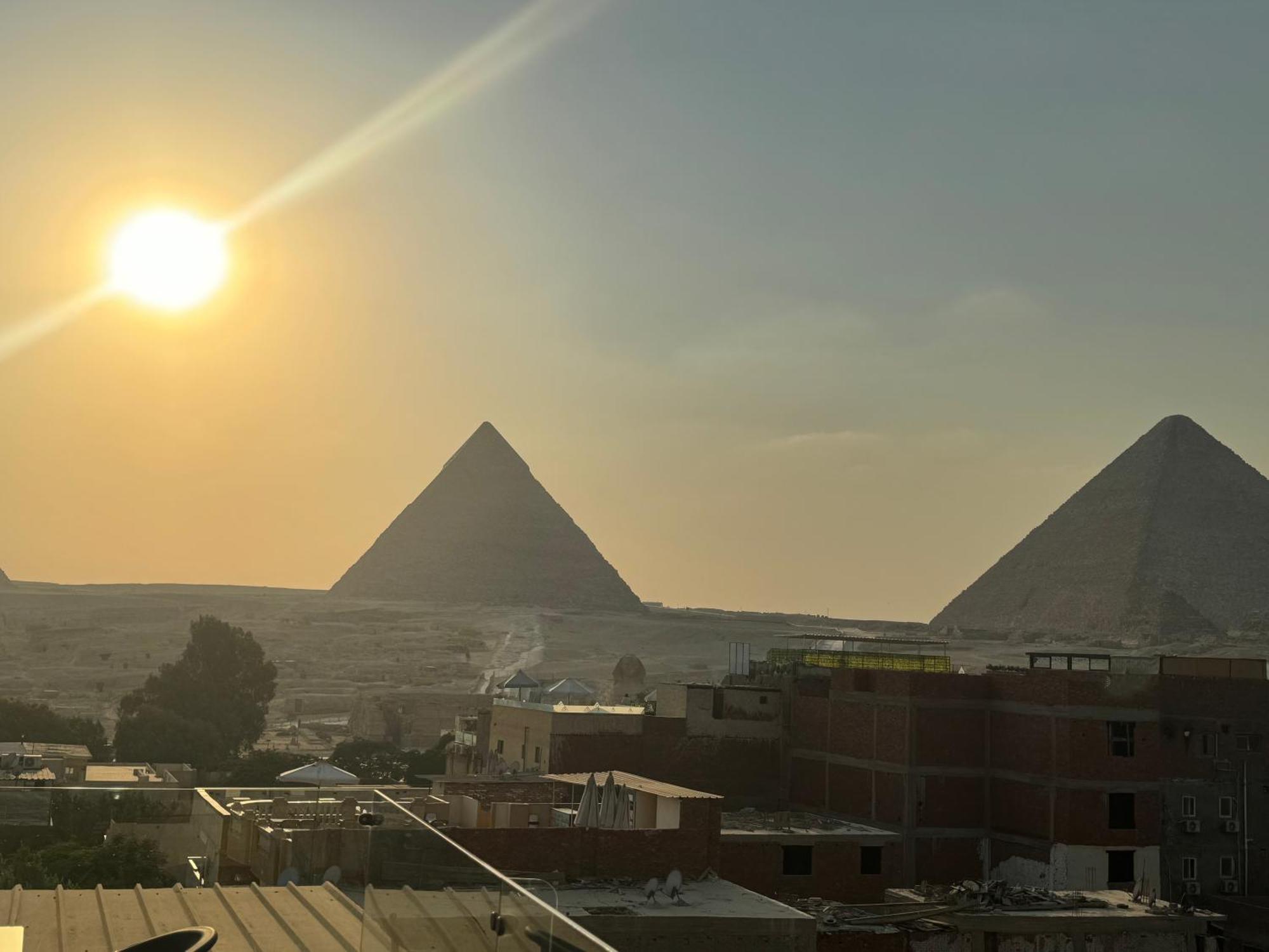 Pyramids And Sphinx Hotel Kafret el-Gabal Extérieur photo