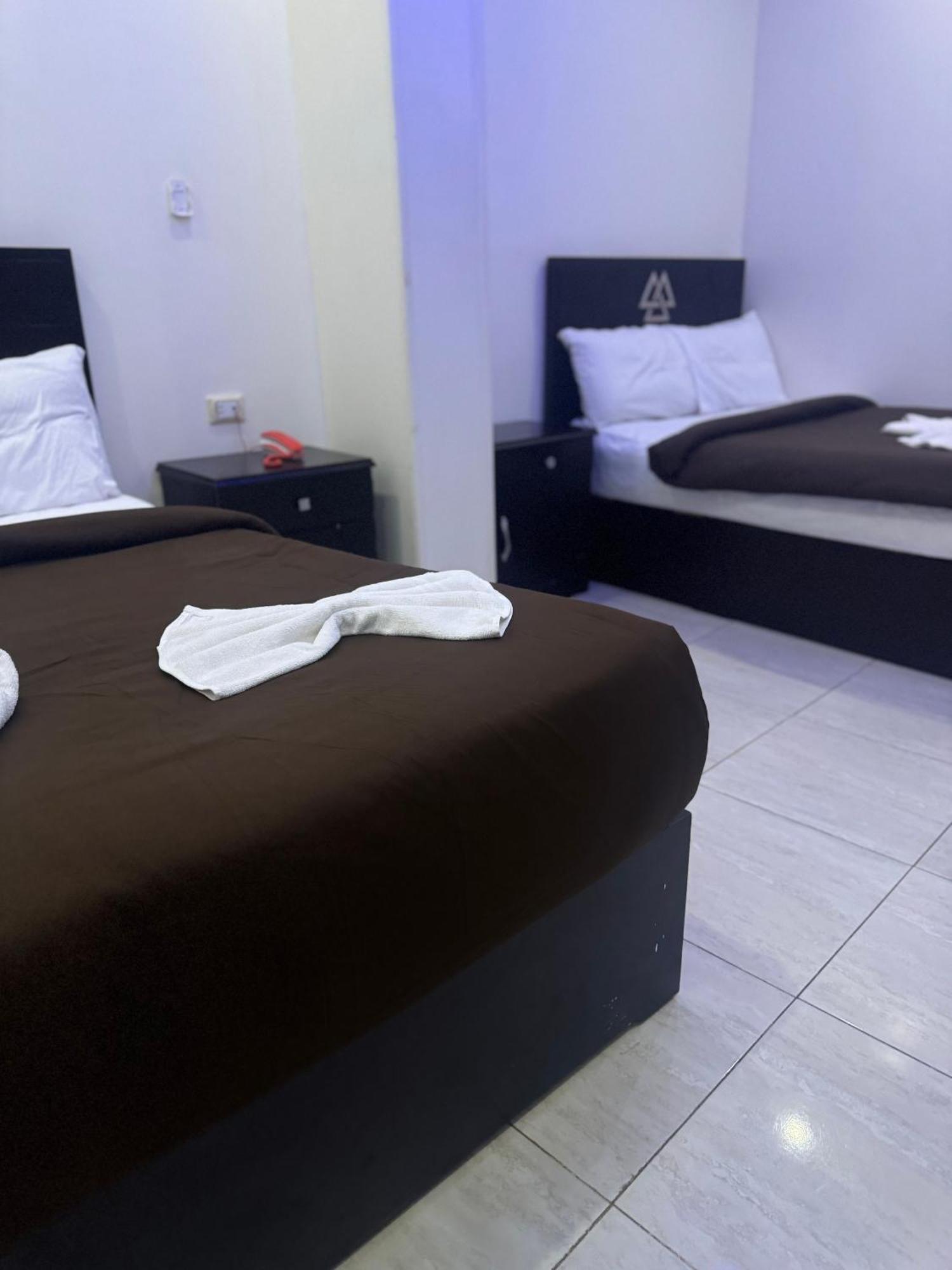 Pyramids And Sphinx Hotel Kafret el-Gabal Extérieur photo