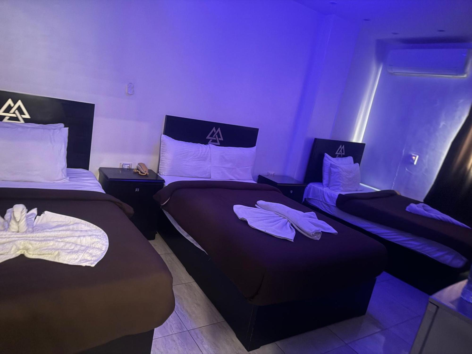 Pyramids And Sphinx Hotel Kafret el-Gabal Extérieur photo