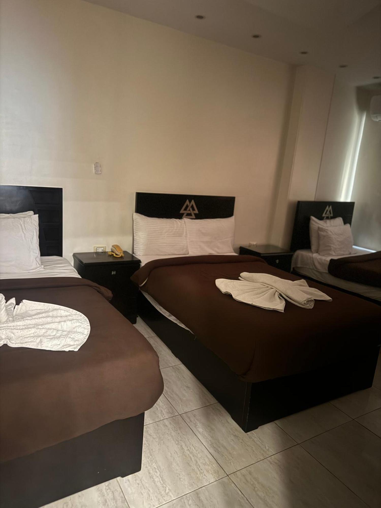 Pyramids And Sphinx Hotel Kafret el-Gabal Extérieur photo