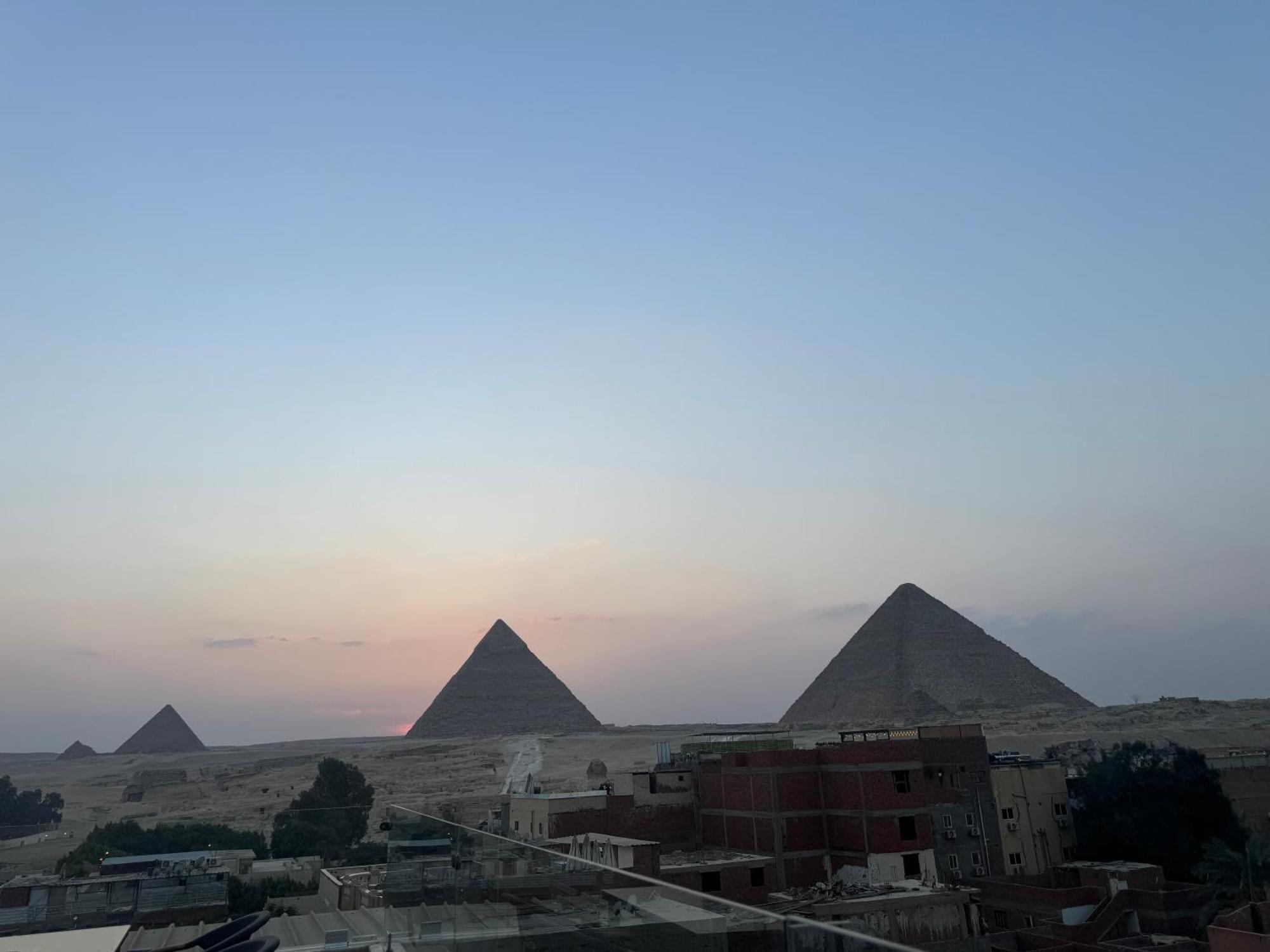 Pyramids And Sphinx Hotel Kafret el-Gabal Extérieur photo