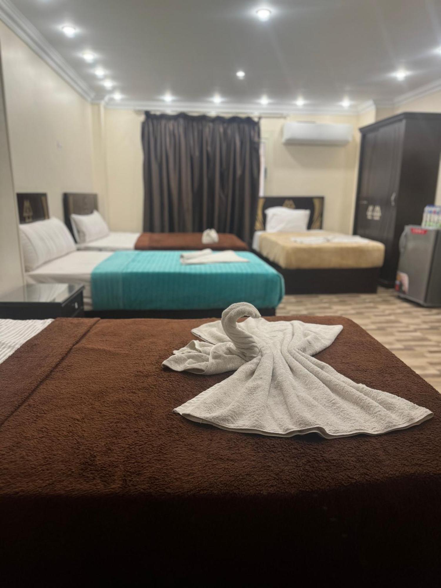 Pyramids And Sphinx Hotel Kafret el-Gabal Extérieur photo